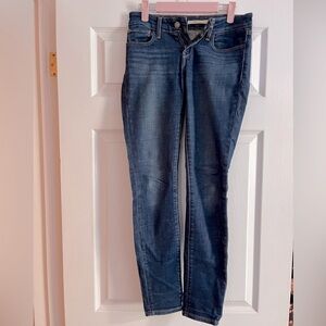 WOMENS LEVIS 711 JEANS IN SIZE 25 NWOT